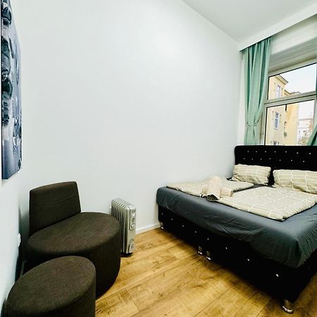 Cozy 9Br Shared Apartment, Only 12Min Walk To Augarten Wiedeń Zewnętrze zdjęcie