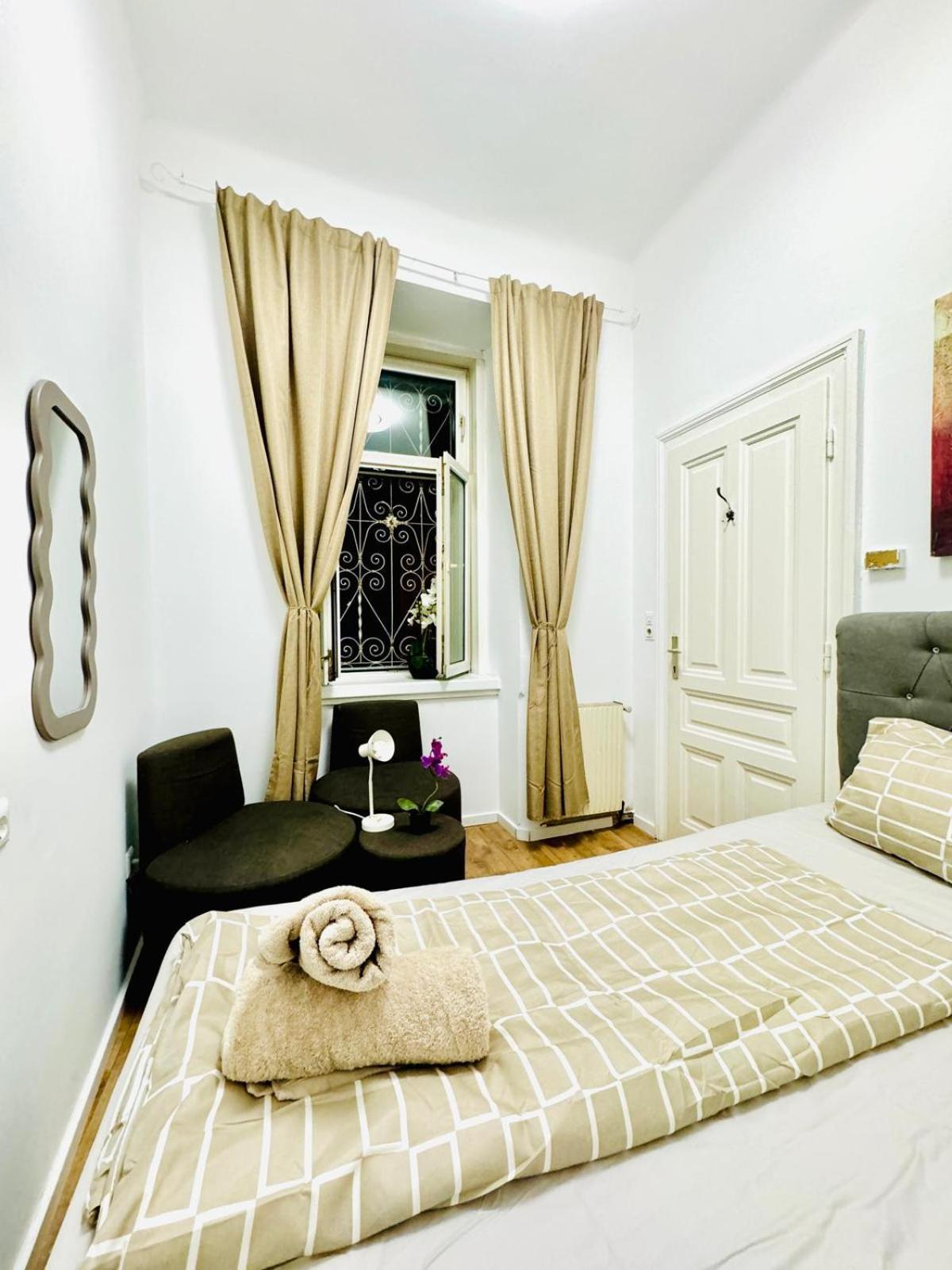 Cozy 9Br Shared Apartment, Only 12Min Walk To Augarten Wiedeń Zewnętrze zdjęcie