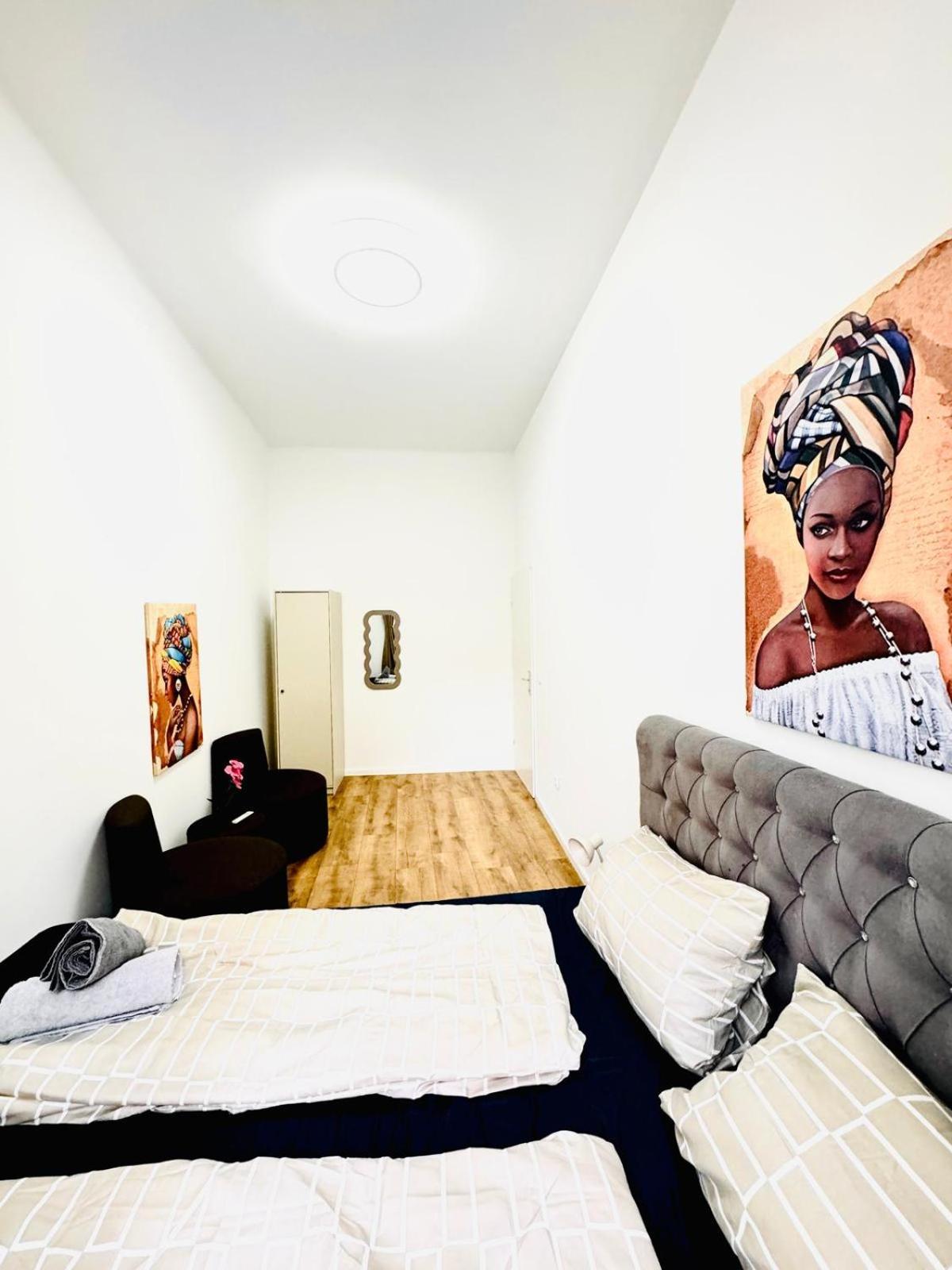 Cozy 9Br Shared Apartment, Only 12Min Walk To Augarten Wiedeń Zewnętrze zdjęcie