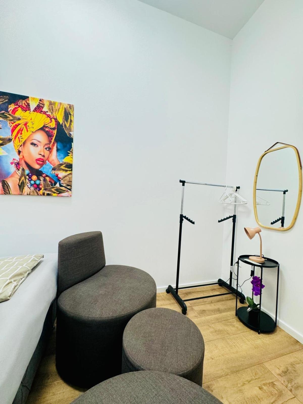 Cozy 9Br Shared Apartment, Only 12Min Walk To Augarten Wiedeń Zewnętrze zdjęcie