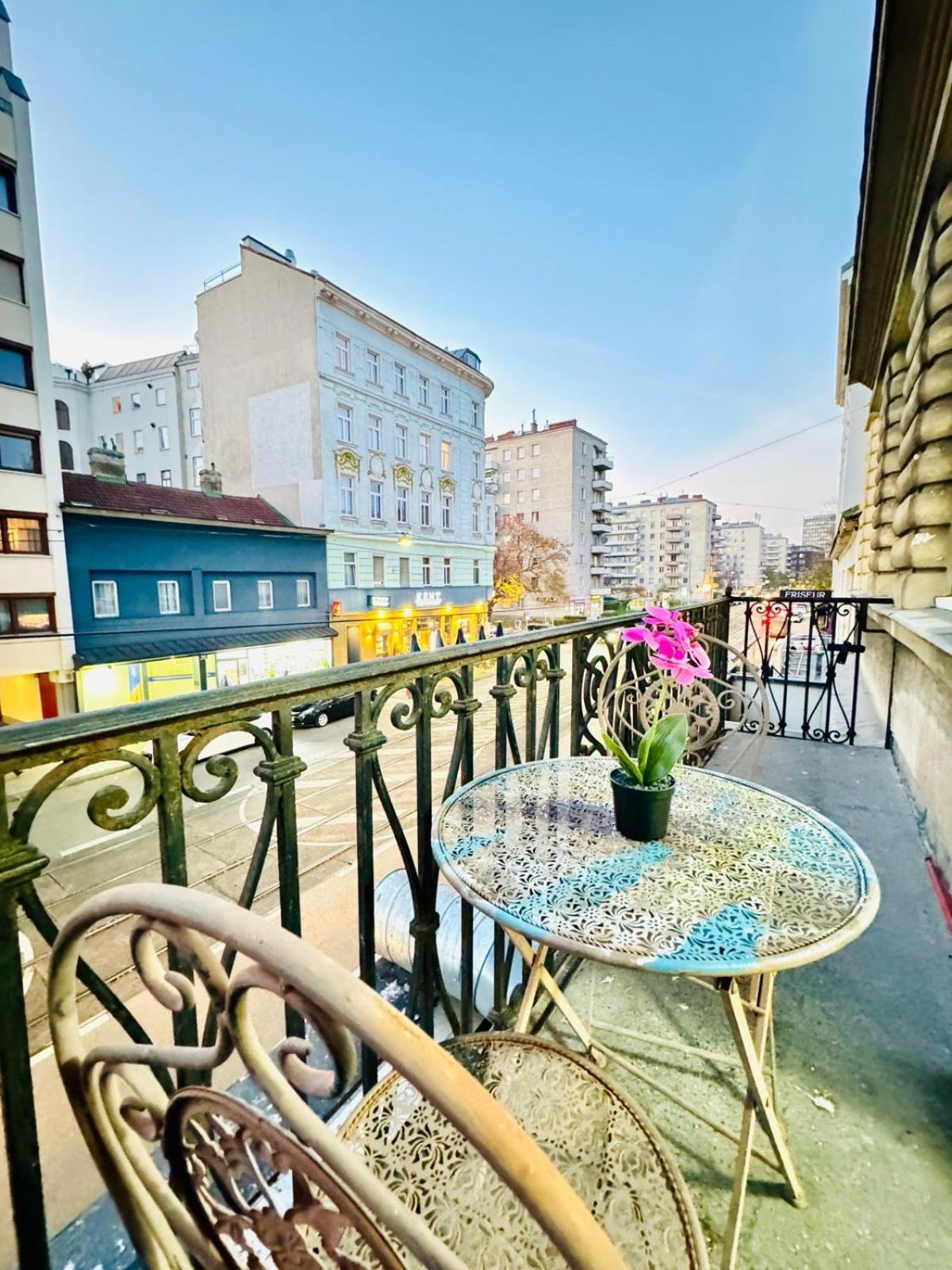 Cozy 9Br Shared Apartment, Only 12Min Walk To Augarten Wiedeń Zewnętrze zdjęcie