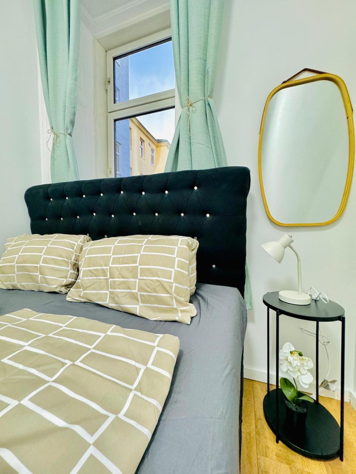 Cozy 9Br Shared Apartment, Only 12Min Walk To Augarten Wiedeń Zewnętrze zdjęcie
