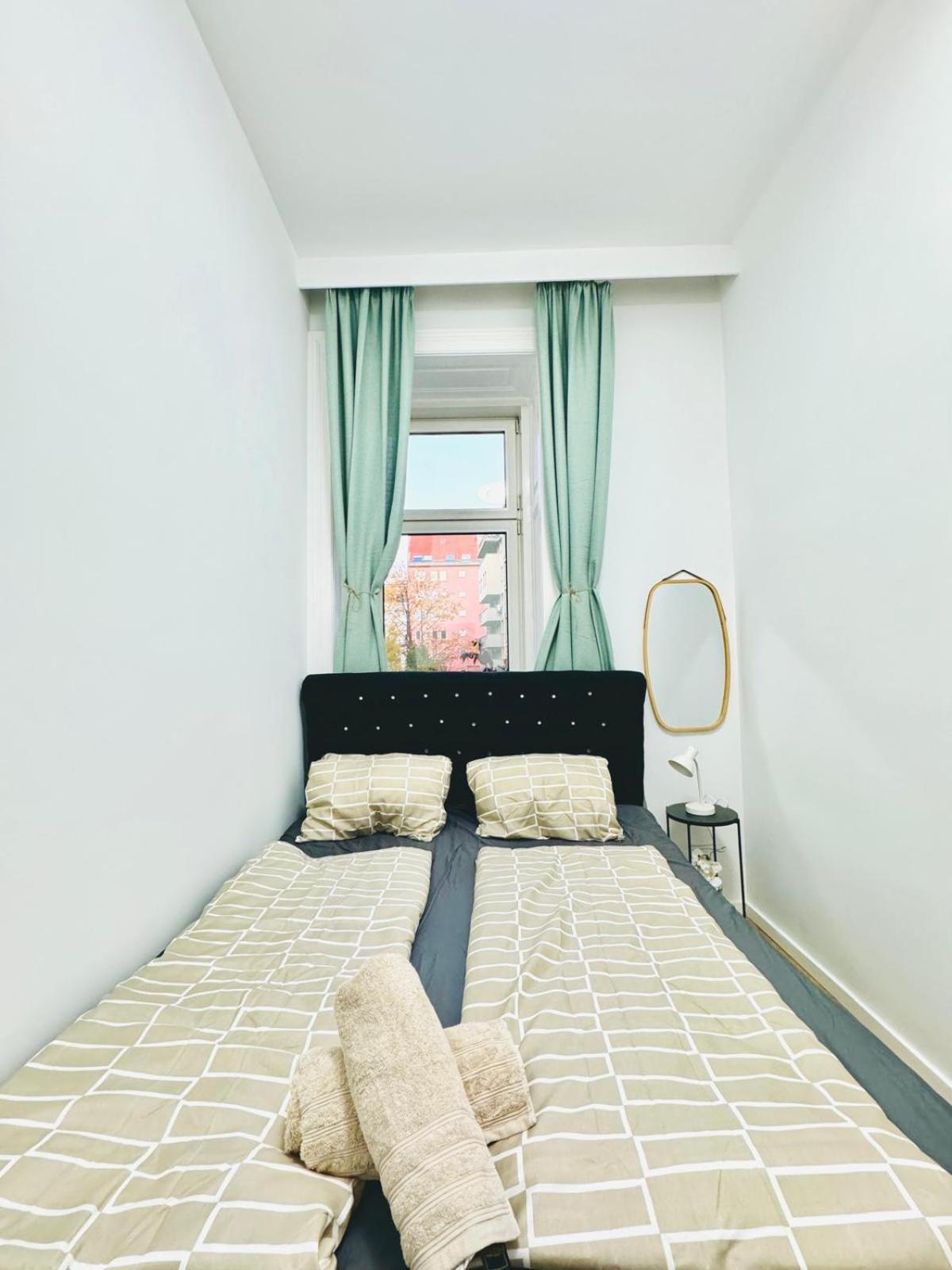 Cozy 9Br Shared Apartment, Only 12Min Walk To Augarten Wiedeń Zewnętrze zdjęcie